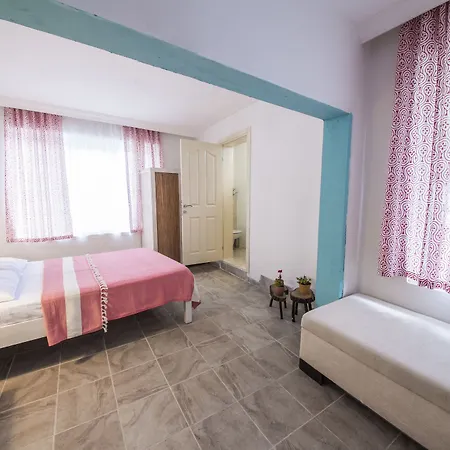 Kuytu Kose Pensión Kaş
